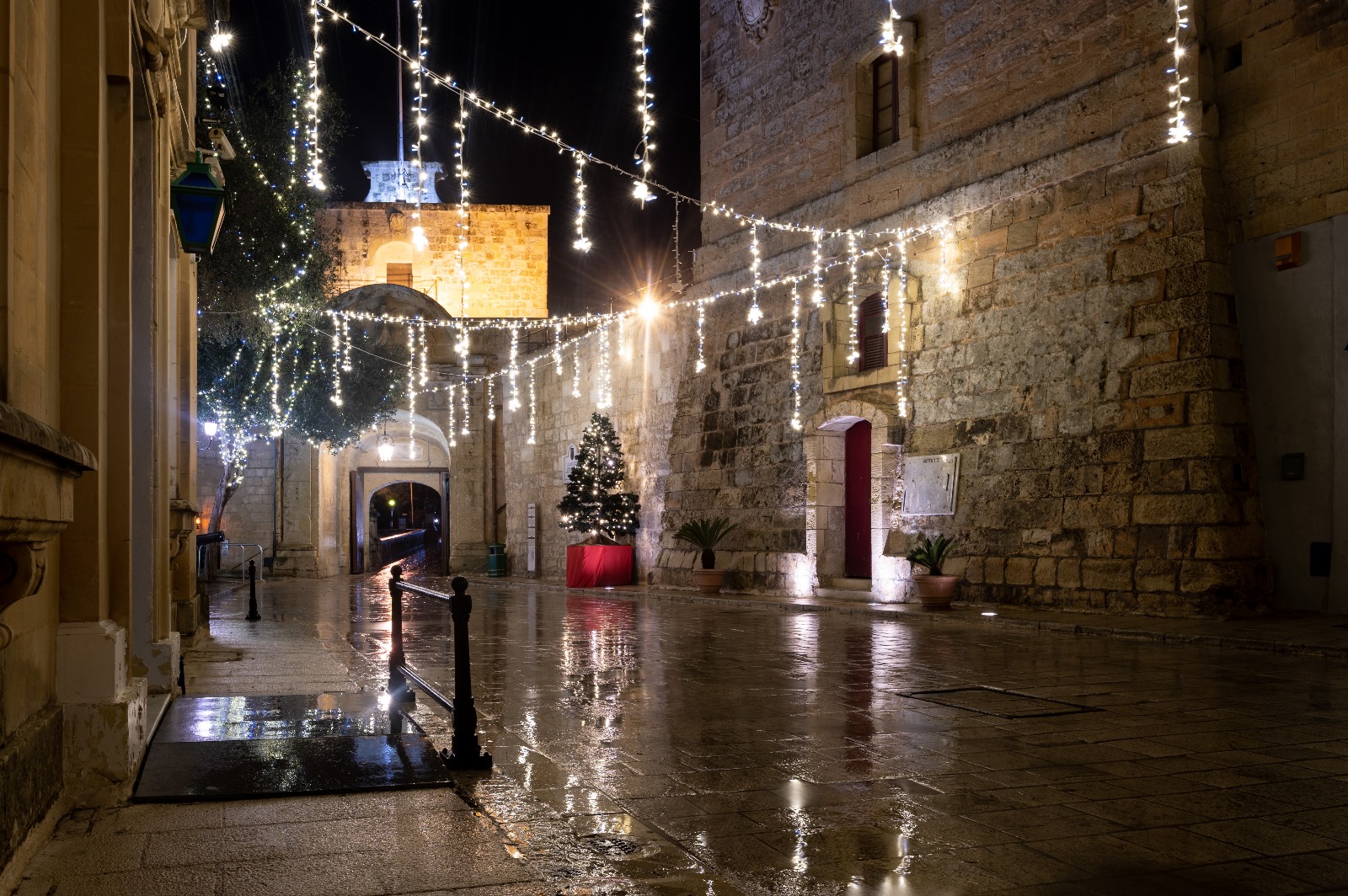 CHRISTMAS WEATHER WATCH: IT WILL BE A COLD AND WINDY CHRISTMAS